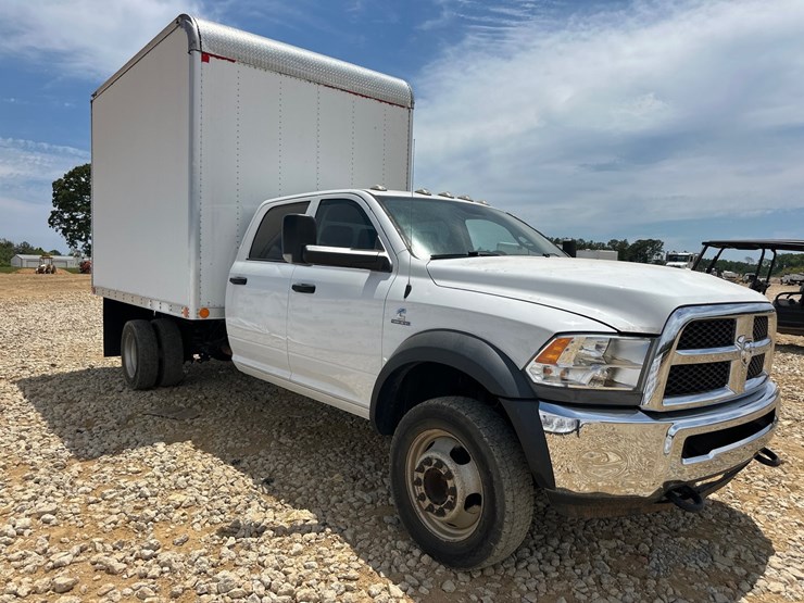 #20658-•-2018-ram-4500-chassis-truck-image-5