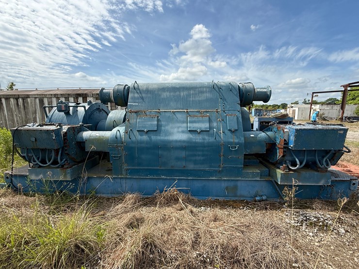 national-110-ue-drilling-drawworks-image-21