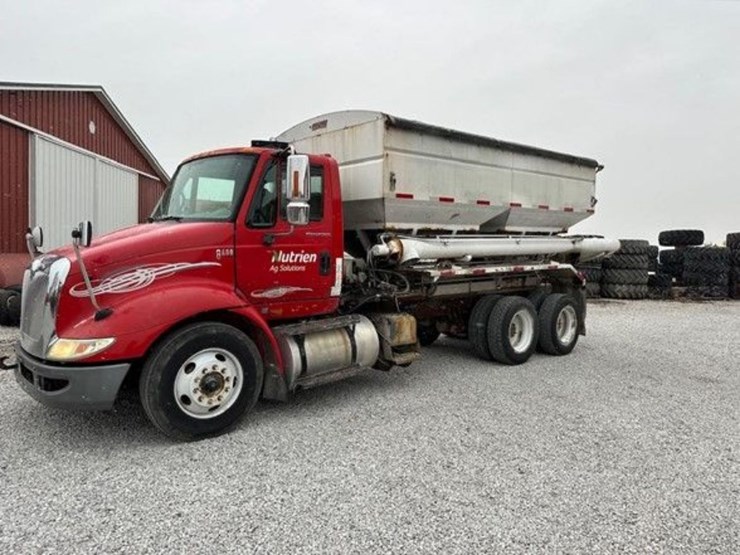 2006-case-ih-8600-image-46
