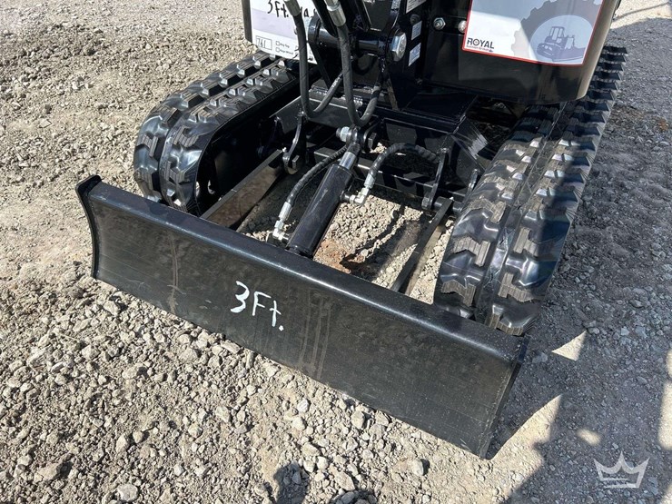 mini-excavator-image-18