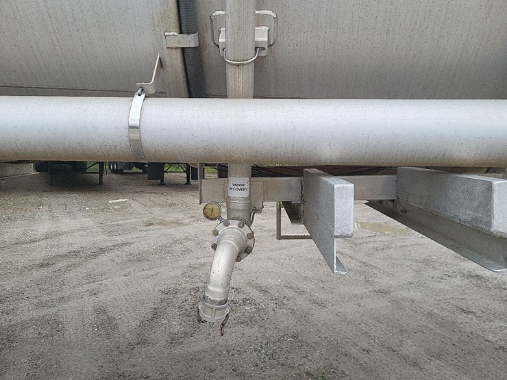 2012-brenner-8820-gallon-aluminum-tandem-axle-semi-tanker-trailer-image-14
