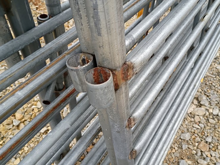 #23125-•-corral-panels-w/-gate-image-6