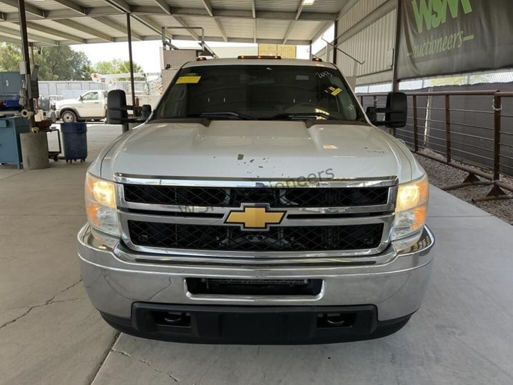 2013-chevrolet-silverado-3500hd-image-3