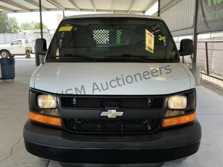 2015-chevrolet-express-2500-image-3