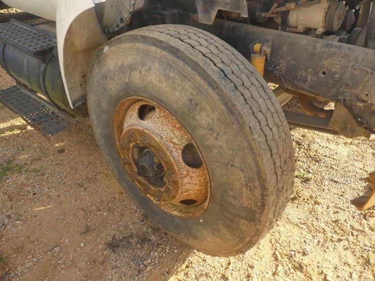 2005-ford-f750-image-10