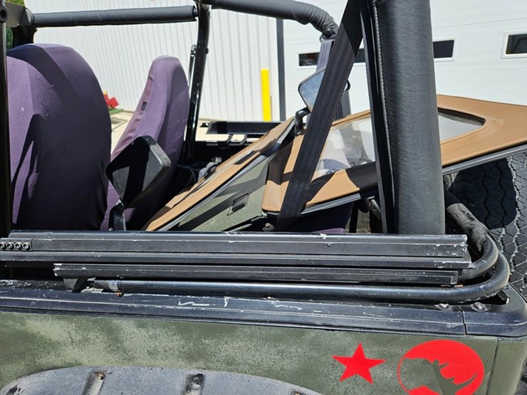 1995-jeep-wrangler-image-16