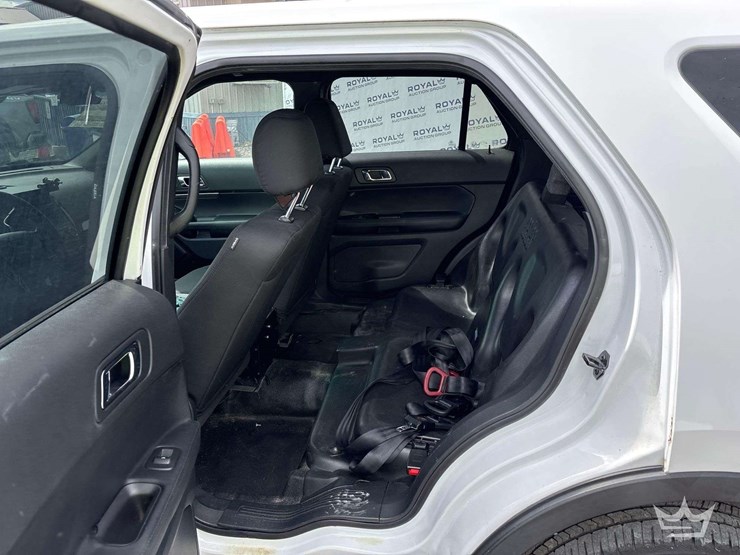 2017-ford-explorer-image-19