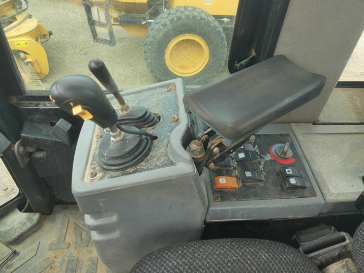 2006-caterpillar-928gz-image-15