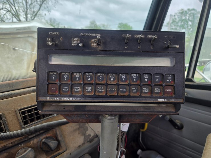 1999-freightliner-fl70-image-53