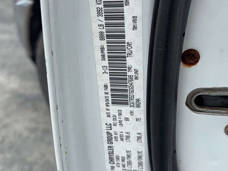 2013-dodge-2500-image-18