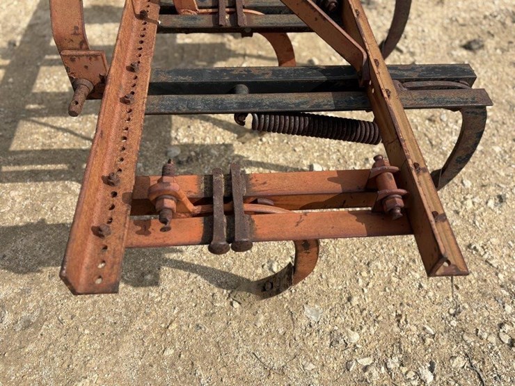 l3---5'-chisel-plow-image-3