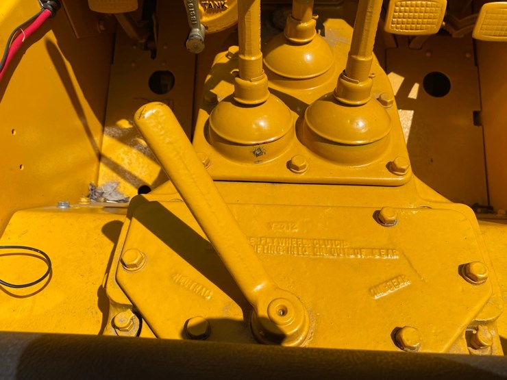 caterpillar-22-image-25