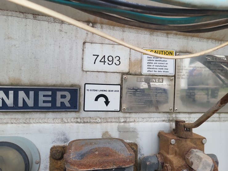 2012-brenner-8820-gallon-aluminum-tandem-axle-semi-tanker-trailer-image-37