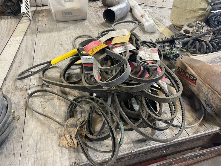 #40239-•-lot-of-belts-image-1