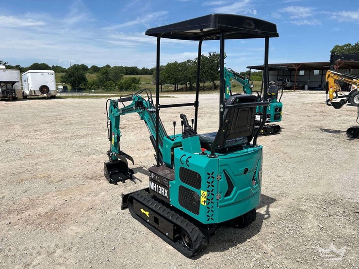 mini-excavator-image-2