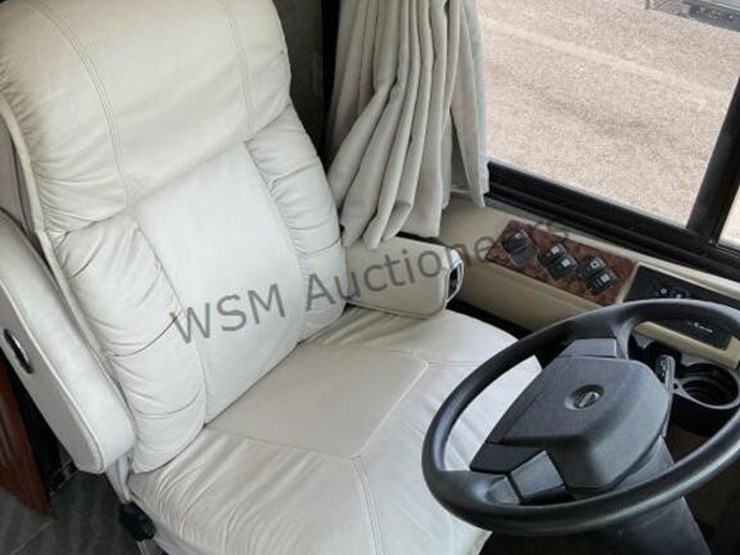 2006-fleetwood-excursion-motorhome-image-25