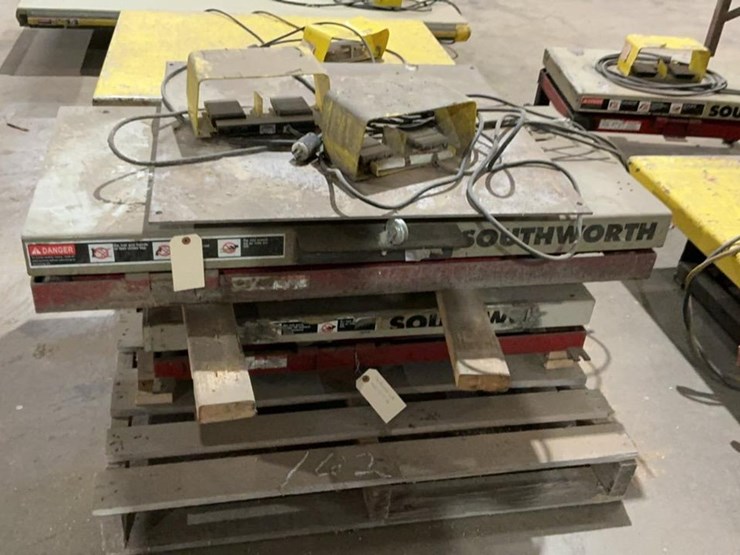 #162-•-southworth-lift-tables-image-1