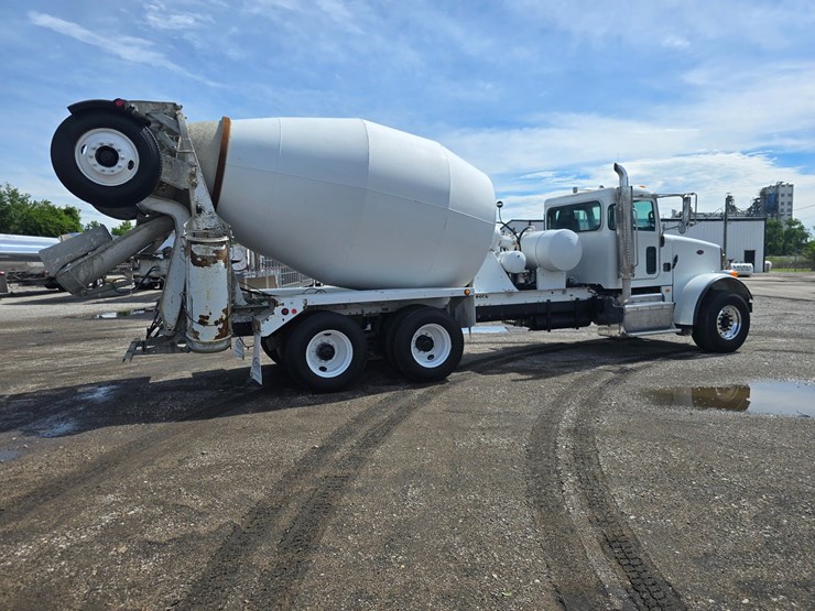2014-peterbilt-365-image-31