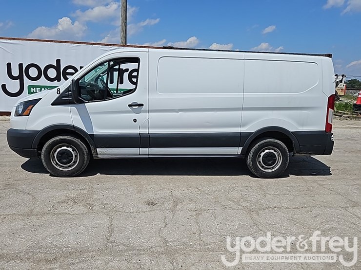 2015-ford-transit-image-1