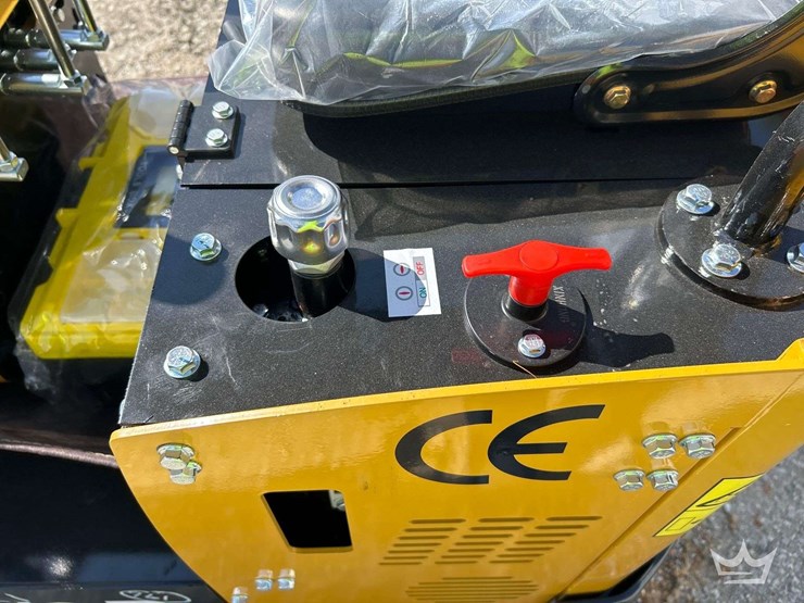 mini-excavator-image-11