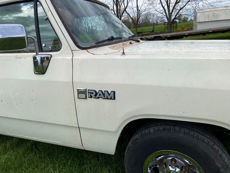 1985-dodge-150-image-11