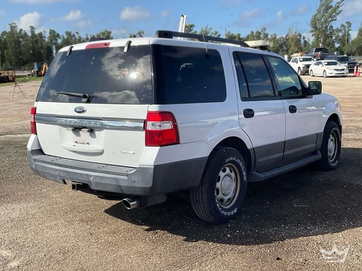 2015-ford-expedition-image-3