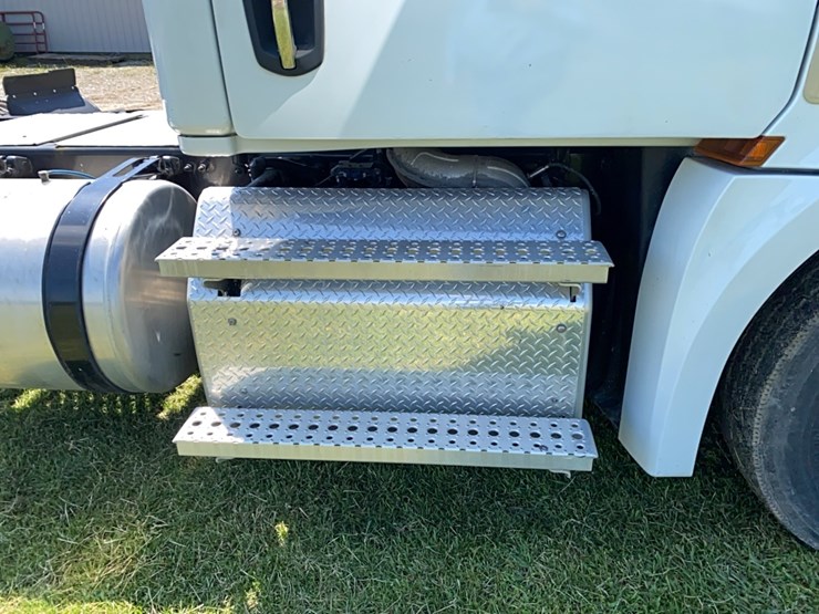 2019-freightliner-cascadia-day-cab-image-14