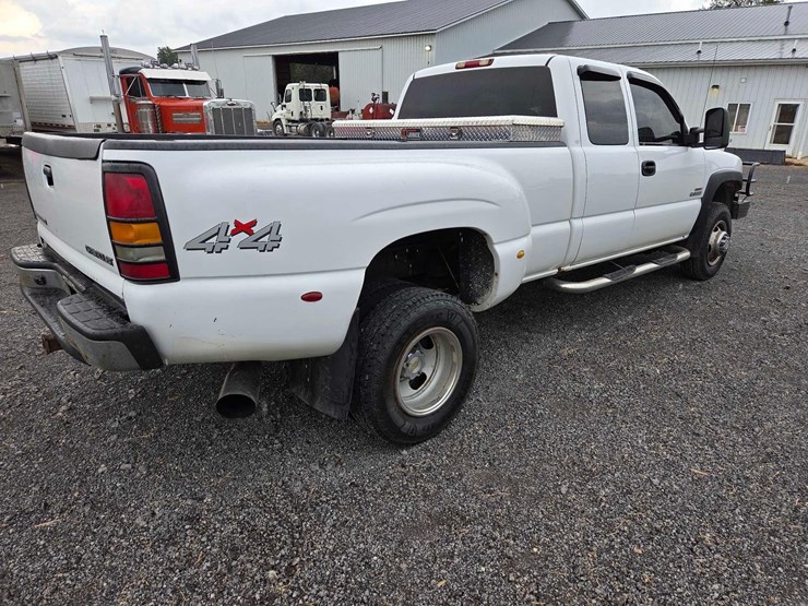 2001-chevrolet-3500-image-8
