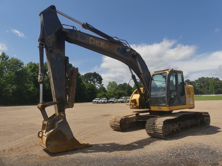 2014-deere-225d-lc-image-1