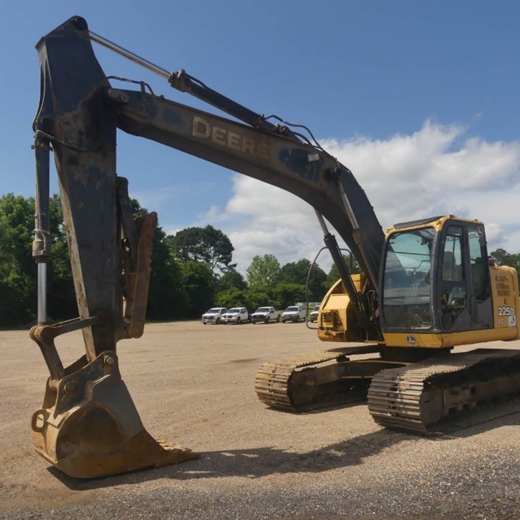 2014 DEERE 225D LC
