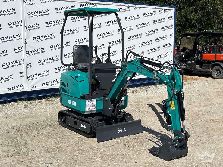 mini-excavator-image-4