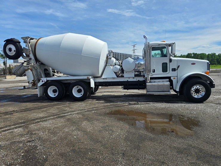 2014-peterbilt-365-image-36