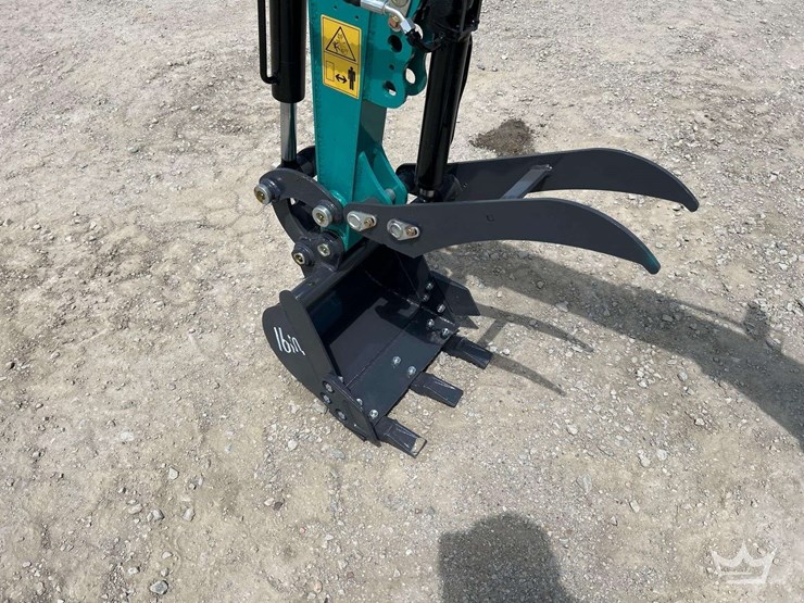 mini-excavator-image-16