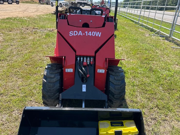 #20699-•-new-agt-sda-140w-mini-skid-steer-image-3