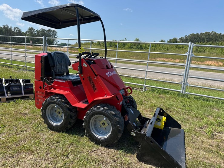 #20699-•-new-agt-sda-140w-mini-skid-steer-image-2