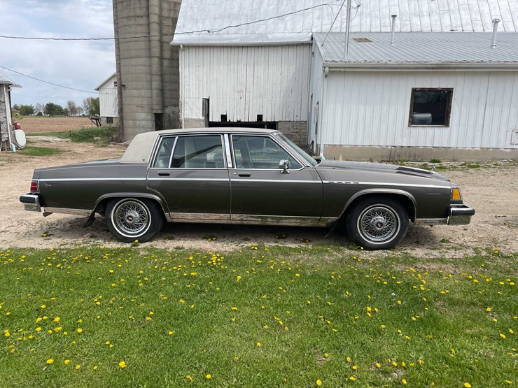 #140-•-1983-buick-park-avenue-(title-in-delay)-(kaukauna,-wi)-image-4