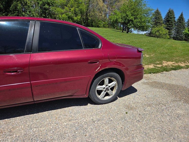 2003-pontiac-bonneville-sle-car-image-7