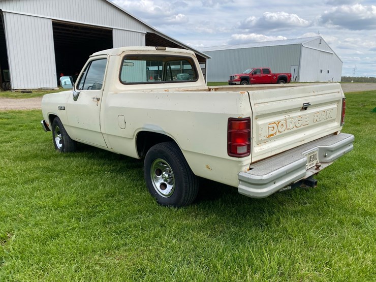 1985-dodge-150-image-4