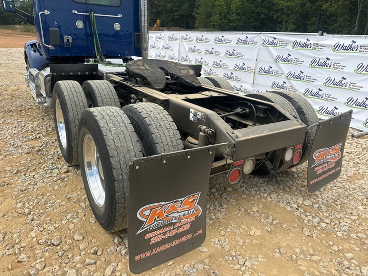 2017-peterbilt-579-image-5