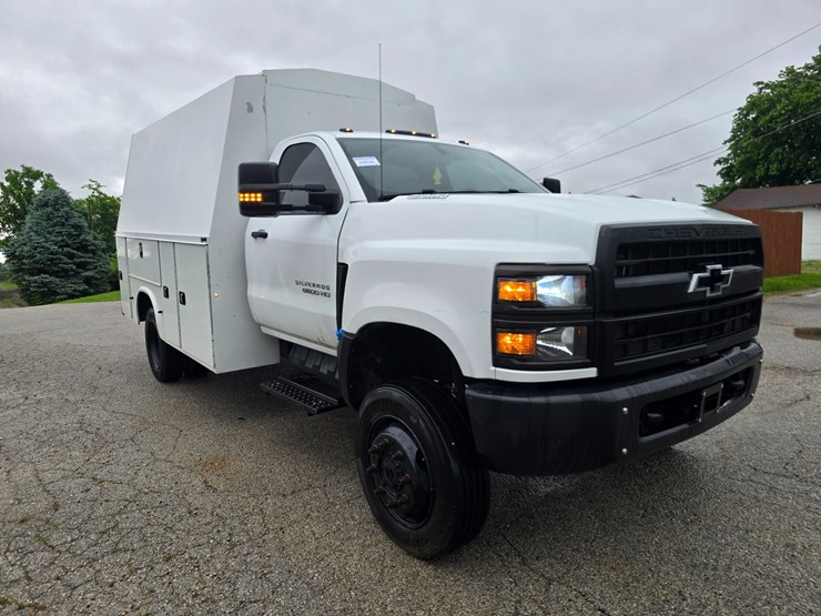 2021-chevrolet-silverado-6500hd-image-24