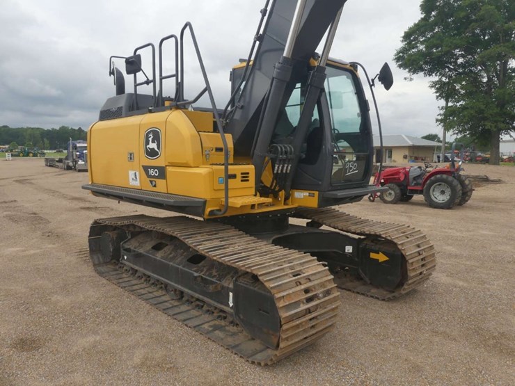 2023-john-deere-160-image-3