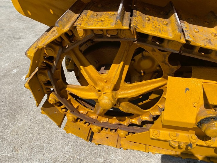 caterpillar-22-image-32