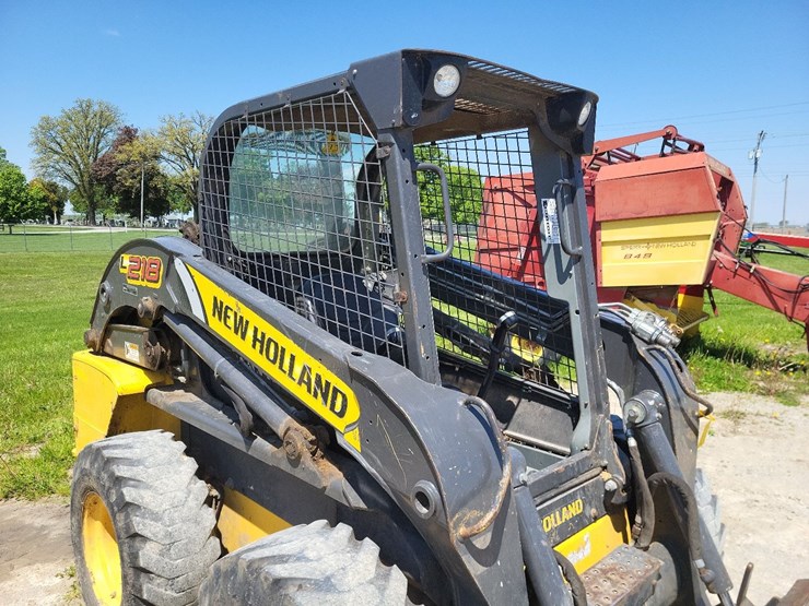 new-holland-l218-image-37