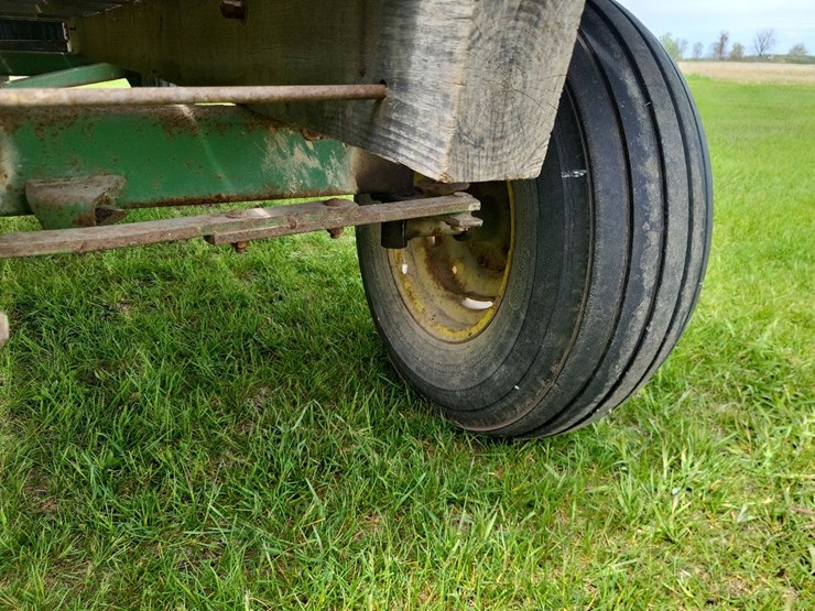 hay-wagon-w/john-deere-running-gear-image-10
