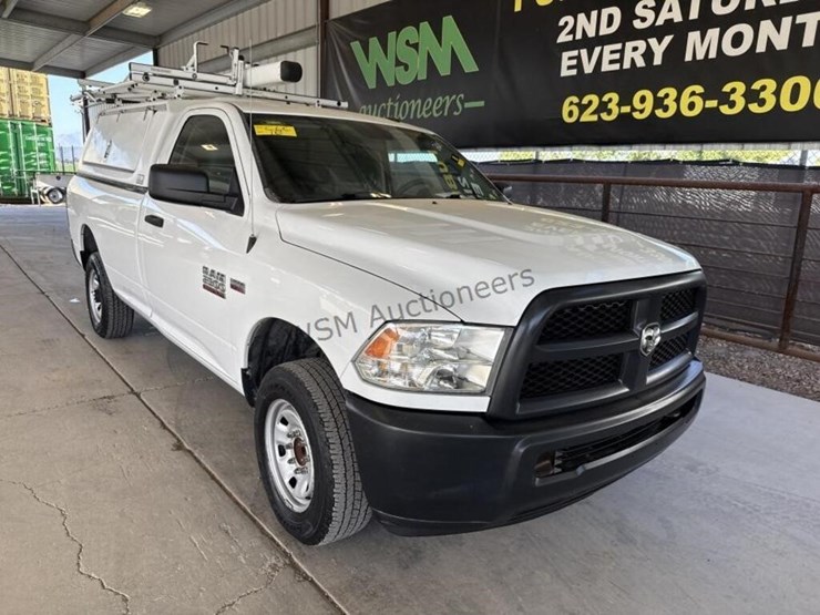 2015-dodge-2500-image-2