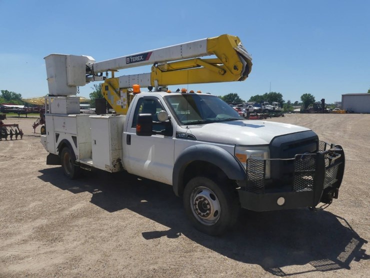 2015-ford-f550-image-2