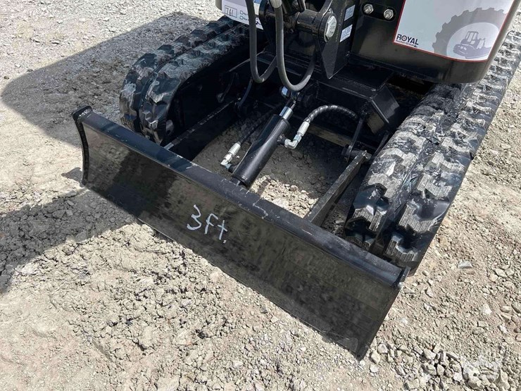 mini-excavator-image-18