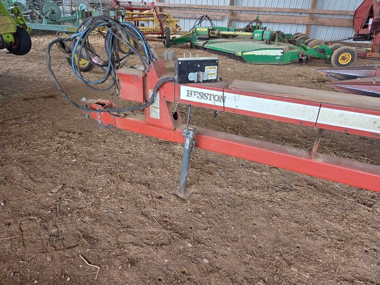 hesston-7500-image-26