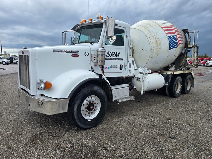 2009-peterbilt-365-image-3