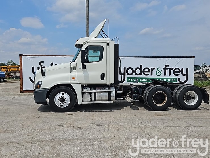 2017-freightliner-cascadia-125-image-1